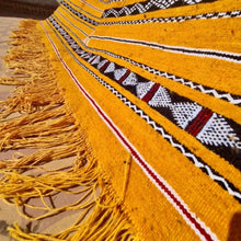Charger l'image dans la galerie, Tapis berbère marocain en laine fait main - Golden Sun
