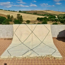 Charger l'image dans la galerie, Tapis berbère marocain en laine fait main - Horizon Lines