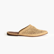 Load image into Gallery viewer, Handcrafted Women's Natural Raffia Woven slippers