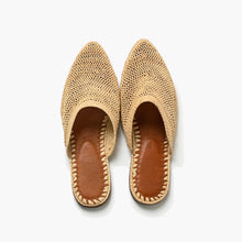 Load image into Gallery viewer, Handcrafted Women's Natural Raffia Woven slippers