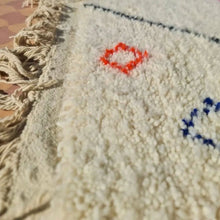 Charger l'image dans la galerie, Tapis berbère marocain en laine fait main - Reflets d'étoiles