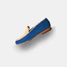 Load image into Gallery viewer, Handcrafted Beige and Blue Natural Raffia Slippers