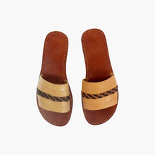 Carica l'immagine nel visualizzatore di Gallery, Sandali Infradito da Donna in Pelle Beige Artigianali con Dettagli Intrecciati
