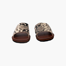 Carica l'immagine nel visualizzatore di Gallery, Sandali artigianali da donna con stampa pitonata e ispirazione marocchina