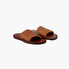 Carica l'immagine nel visualizzatore di Gallery, Sandali artigianali in pelle intrecciata da donna