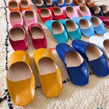 Carica l'immagine nel visualizzatore di Gallery, Women's Moroccan Leather Babouche Slippers