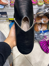 Charger l'image dans la galerie, Moroccan Leather Babouche Slippers for Women, Sheepskin Leather Mules, Naturally Tanned Leather Babouche - 6 Colors