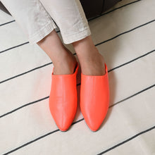 Load image into Gallery viewer, Metallic Leather Moroccan Belgha with Pointed Toe