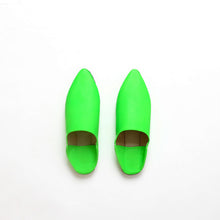 Carica l'immagine nel visualizzatore di Gallery, Pantofole artigianali da donna marocchine Belgha – Ballerine a punta in pelle