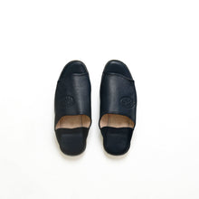 Carregar imagem no visualizador da galeria, Authentic Handmade Moroccan Babouche Slippers with Open Toe Box
