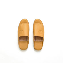 Carregar imagem no visualizador da galeria, Authentic Handmade Moroccan Babouche Slippers with Open Toe Box
