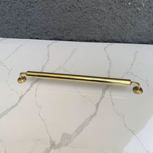 Carregar imagem no visualizador da galeria, Luxury Moroccan Brass Bathroom Accessories Set - 5 Piece High-Quality Handcrafted Collection
