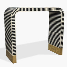 Charger l&#39;image dans la galerie, artistic_simple_console_table
