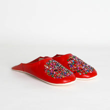 Charger l'image dans la galerie, Babouches Marocaines Plates Faites à la Main pour Femme – Chaussons en Cuir Perlés à Bout Rond
