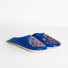 Charger l'image dans la galerie, Babouches Marocaines Plates Faites à la Main pour Femme – Chaussons en Cuir Perlés à Bout Rond

