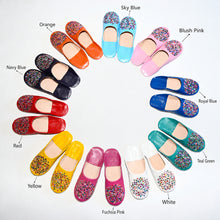 Charger l'image dans la galerie, Babouches Marocaines Plates Faites à la Main pour Femme – Chaussons en Cuir Perlés à Bout Rond
