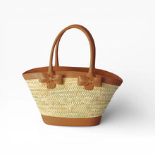 Carica l'immagine nel visualizzatore di Gallery, Elegant Handcrafted Palm Leaf Tote Bag for Women with Eco-Leather Trim
