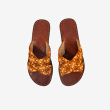 Charger l'image dans la galerie, Sandales tressées à enfiler en cuir, orange multicolore, faites à la main pour femme
