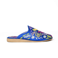 Charger l'image dans la galerie, Mules marocaines brodées à la main pour femmes – Babouches en cuir à motif floral
