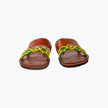 Carica l'immagine nel visualizzatore di Gallery, Sandali da donna in pelle con cinturino a fantasia gialla e verde fatti a mano
