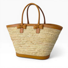 Carica l'immagine nel visualizzatore di Gallery, Luxury Handwoven Palm Leaf Beach Tote Bag for Women with Eco-Leather Trim
