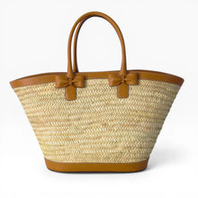 Carica l'immagine nel visualizzatore di Gallery, Luxury Handwoven Palm Leaf Beach Tote Bag for Women with Eco-Leather Trim
