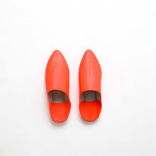 Carica l'immagine nel visualizzatore di Gallery, Pantofole artigianali da donna marocchine Belgha – Ballerine a punta in pelle
